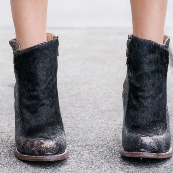 ❤️SOLD❤️Bed Stu Isla Black Lux With Hide Ankle Fur - Picture 2 of 14